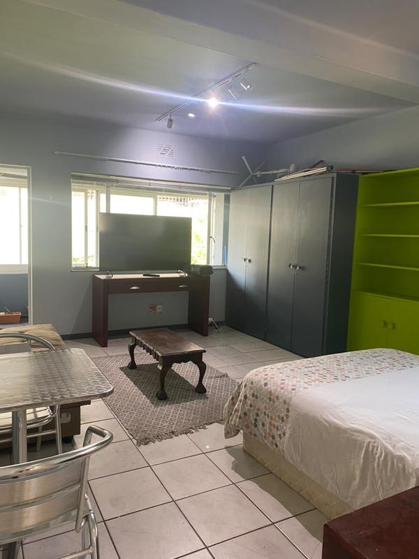 To Let 1 Bedroom Property for Rent in Sea Point Western Cape